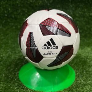 Adidas  Futsal 4